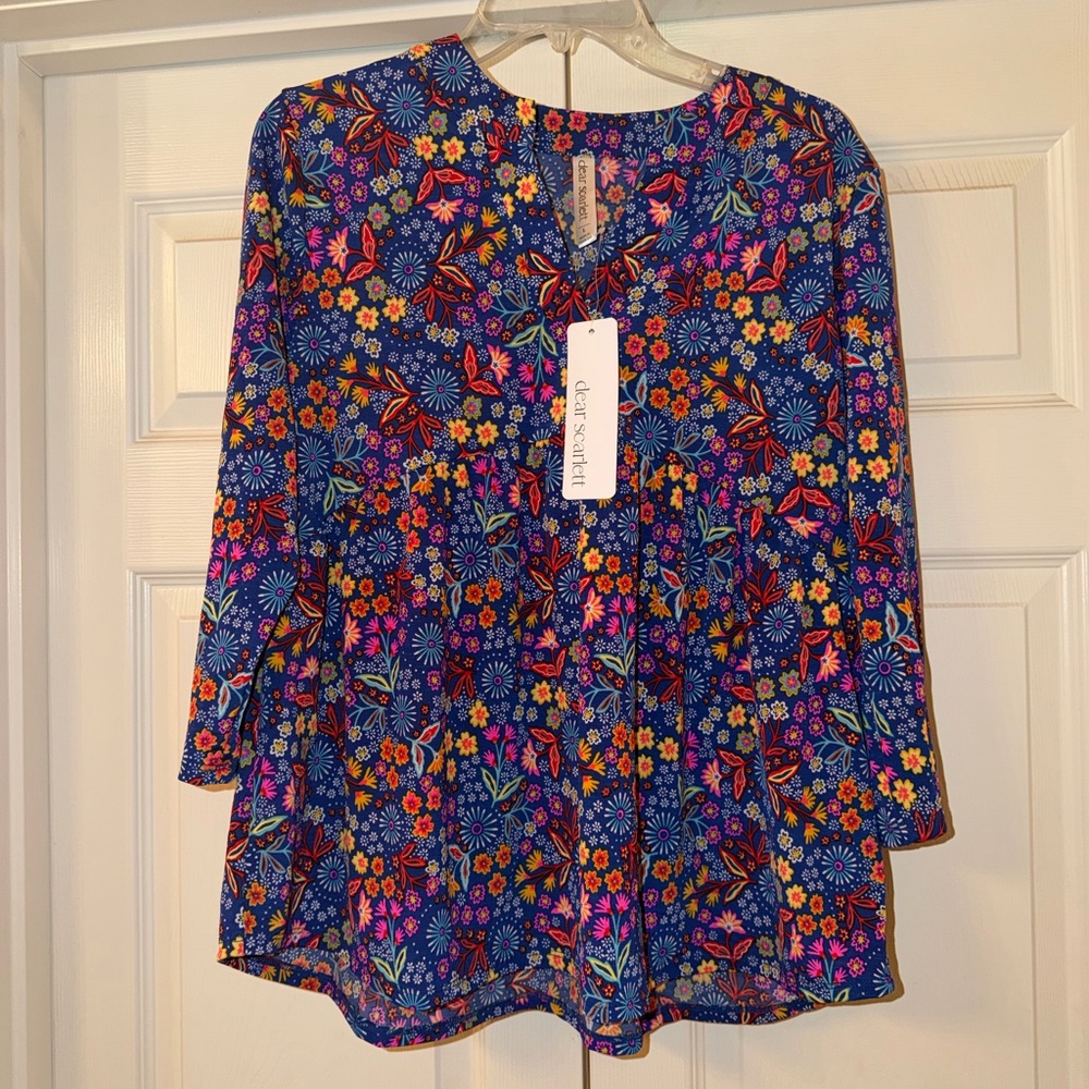 Clear Scarlett Women's Navy Floral Tunic Top